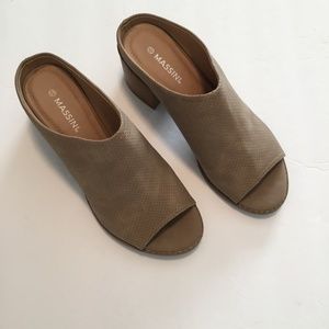 Massini Faux Suede Shoes Open Toe/ Back  Tan Size 6.5 NWOT